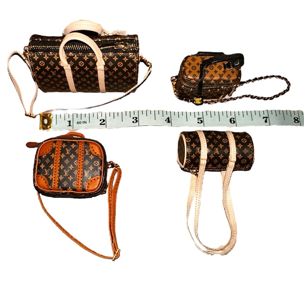 NEW LV Keychain Bag with Keyring​ - Picture 12 of 13